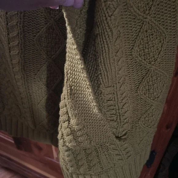 Poncho - Picture 3 of 3